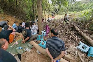 萨卡本场数据：1进球3解围+2次地面对抗全部成功，评分7.2